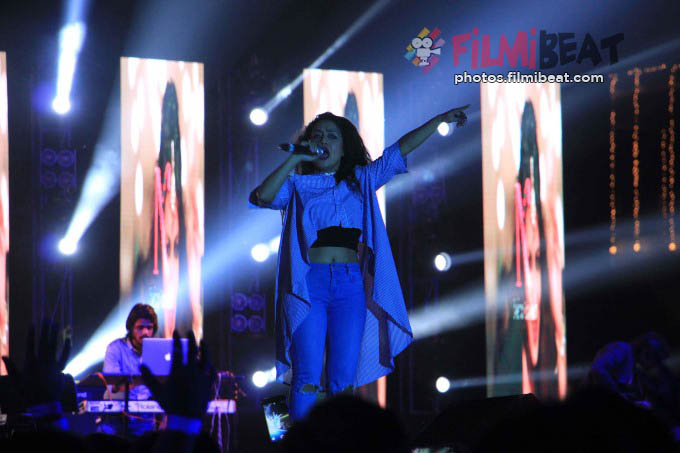 Bollywood Singer Neha Kakkar Live performance at The Regency Antilia