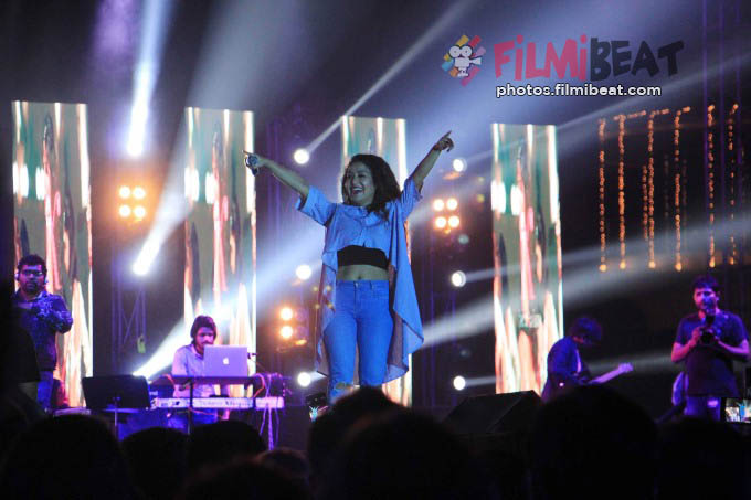 Bollywood Singer Neha Kakkar Live performance at The Regency Antilia