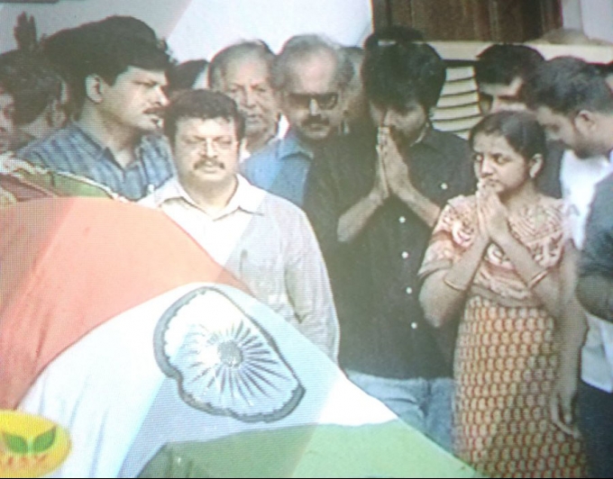 Celebs Pay Homage To CM Jayalalithaa