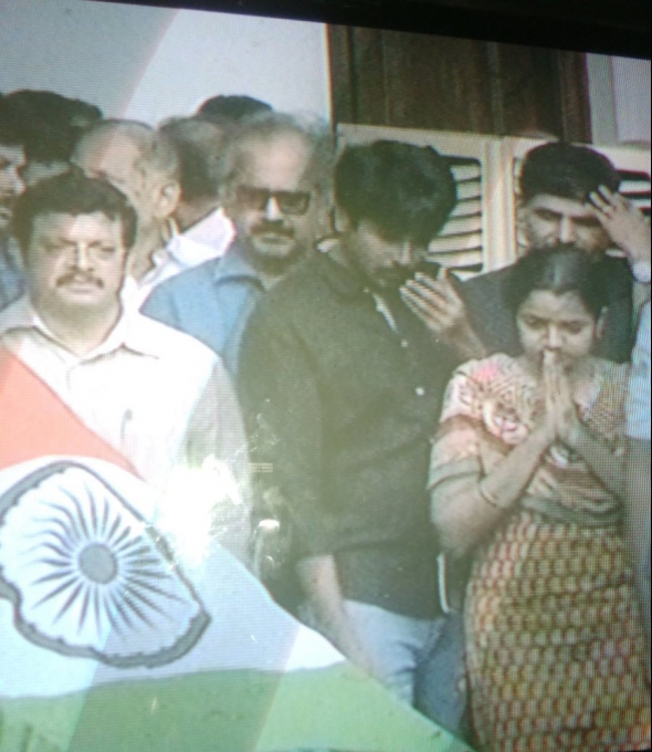 Celebs Pay Homage To CM Jayalalithaa