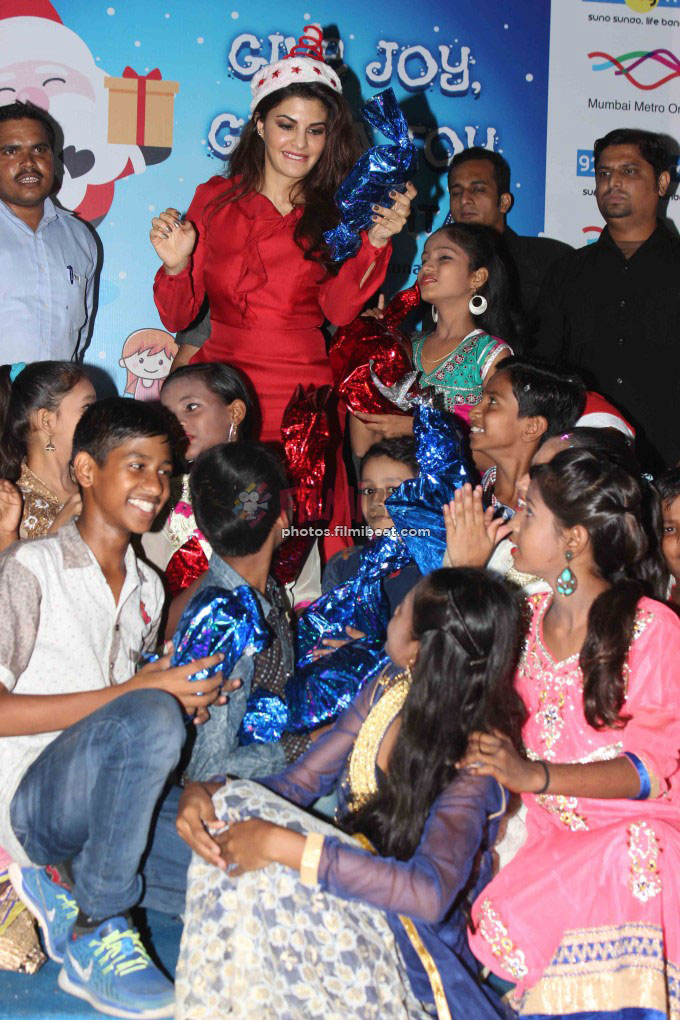 Jacqueline Fernandez Celebrates Christmas With Angel Xpress Foundation