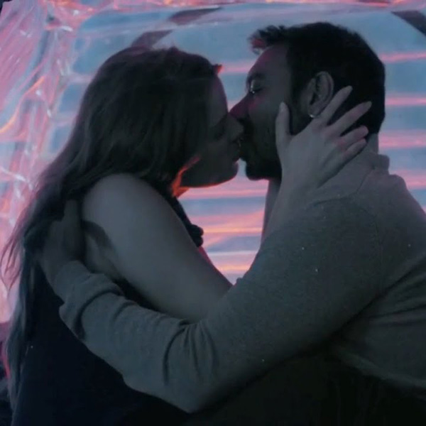 Bollywood Hottest Kissing Scenes From 2016