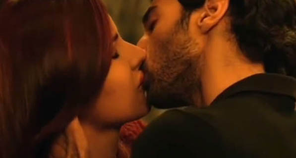 Bollywood Hottest Kissing Scenes From 2016