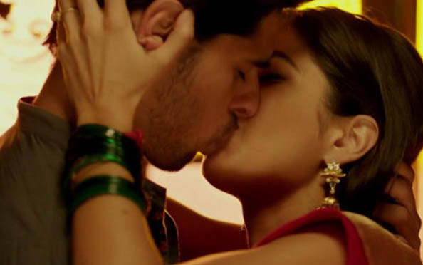 Bollywood Hottest Kissing Scenes From 2016