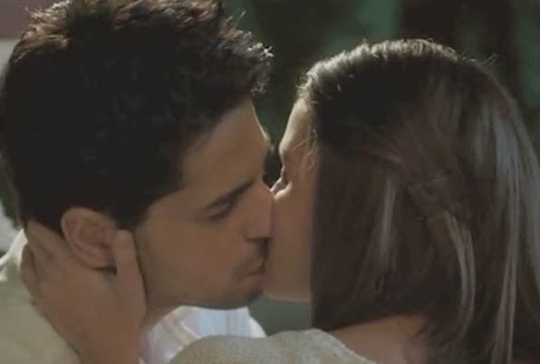 Bollywood Hottest Kissing Scenes From 2016