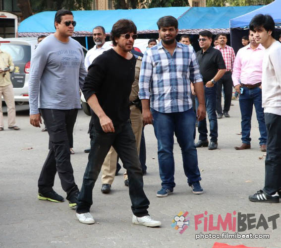Shahrukh Khan Promote Raees Movie At Mehboob Studio