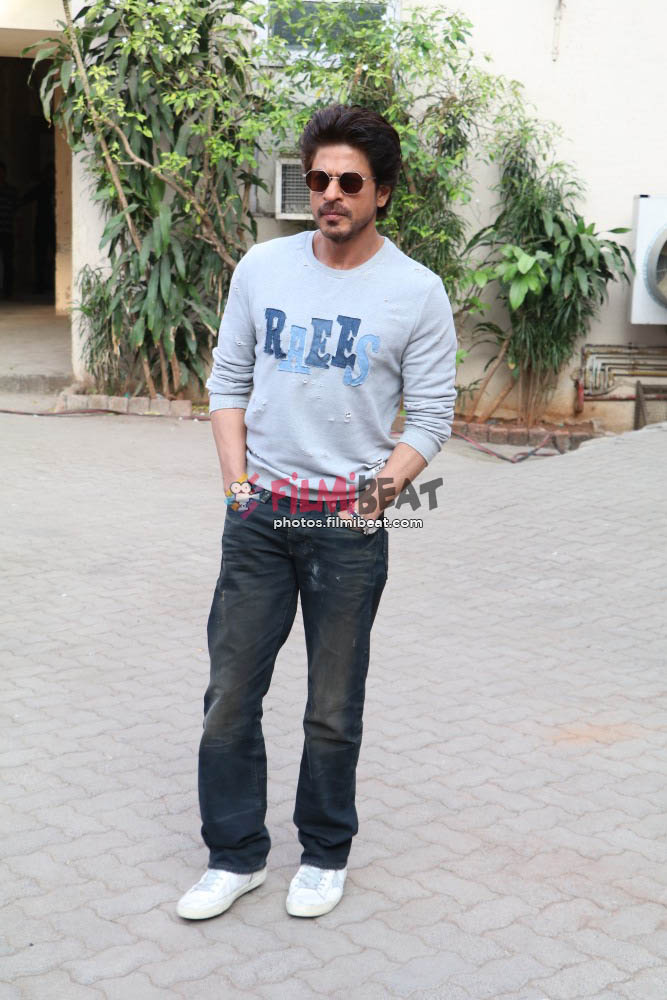 Shahrukh Khan Promote Raees Movie At Mehboob Studio