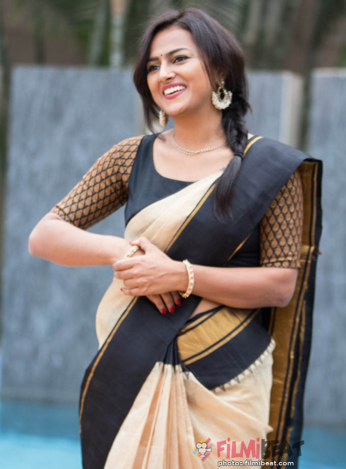 Shraddha Srinath Exclusive Photoshoot For Sankranti 2017