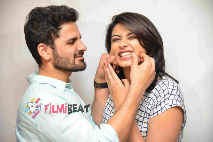 Smile Please Press Meet