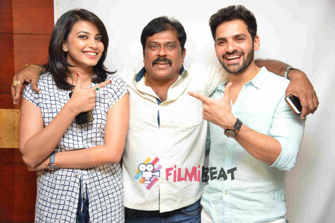 Smile Please Press Meet