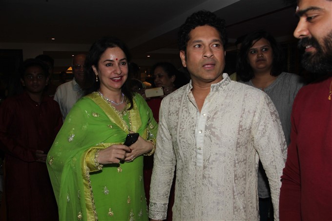 Sachin Tendulkar & Jeetendra Attend Jagarata At Anu Malik's House