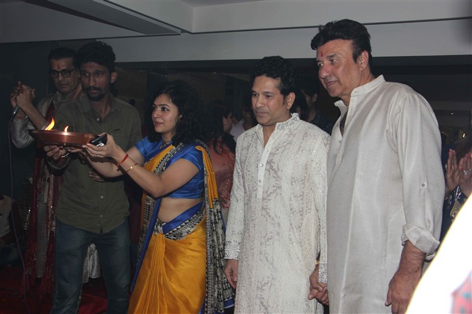 Sachin Tendulkar & Jeetendra Attend Jagarata At Anu Malik's House