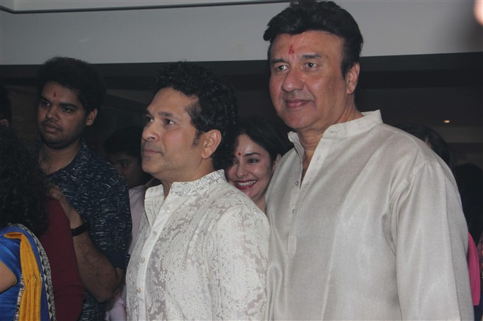 Sachin Tendulkar & Jeetendra Attend Jagarata At Anu Malik's House