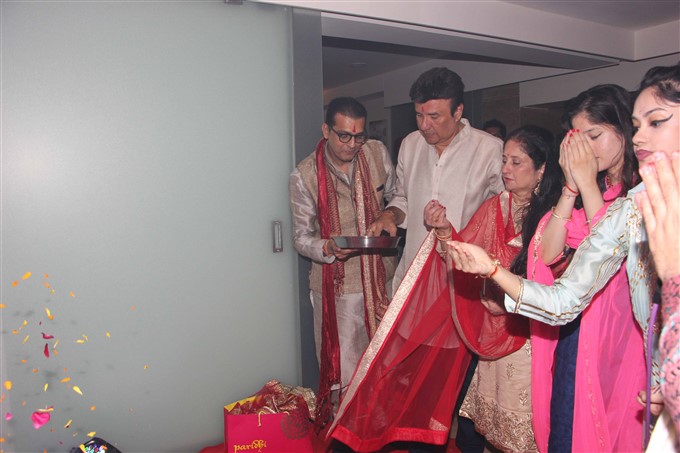 Sachin Tendulkar & Jeetendra Attend Jagarata At Anu Malik's House