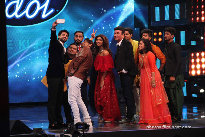 Shilpa Shetty On Sets Of Indian Idol Season 9