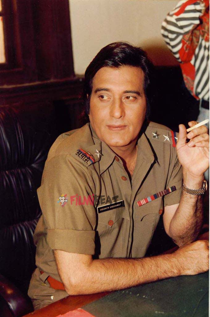 Unseen Photos Of Vinod Khanna - Filmibeat