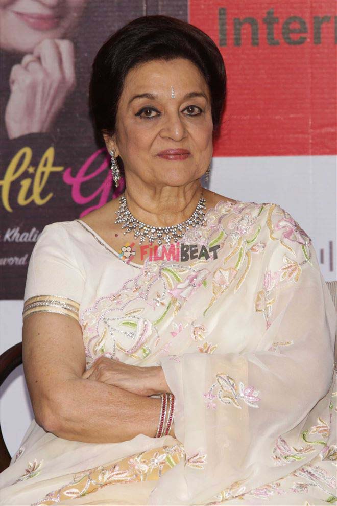 Aamir Khan Launched Asha Parekh's Biography The Hit Girl