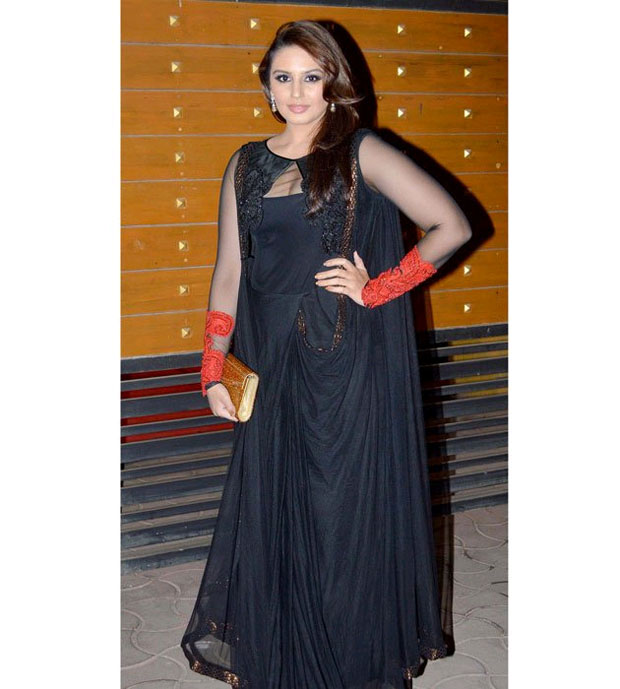 Huma Qureshi Heroine Of Rajinikanth's Kaala Movie