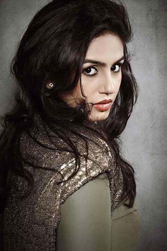 Huma Qureshi Heroine Of Rajinikanth's Kaala Movie