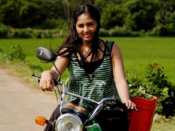 Srushti Dhange Hot Pictures