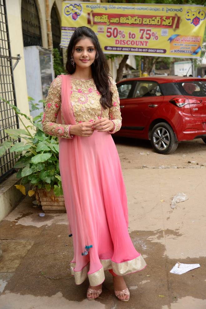 Aishwarya Gorak Inagurates Pochampally IKAT Mela