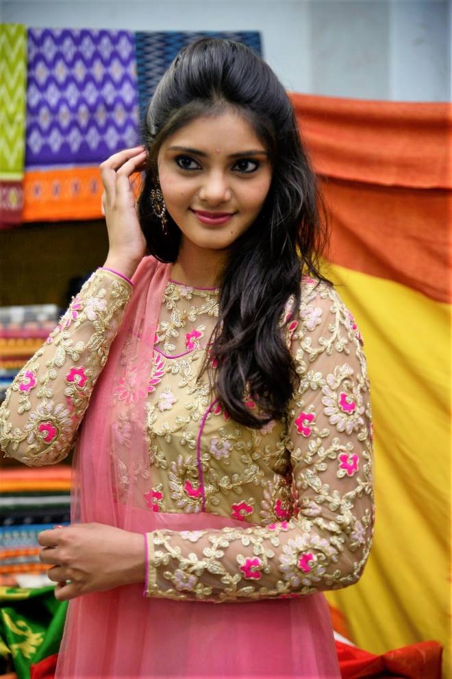 Aishwarya Gorak Inagurates Pochampally IKAT Mela