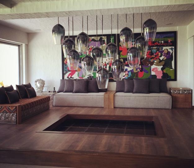 Akshay Kumar & Twinkle Khanna Sea Side Facing Posh Home