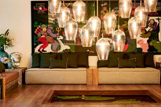 Akshay Kumar & Twinkle Khanna Sea Side Facing Posh Home