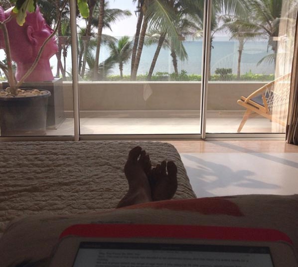 Akshay Kumar & Twinkle Khanna Sea Side Facing Posh Home