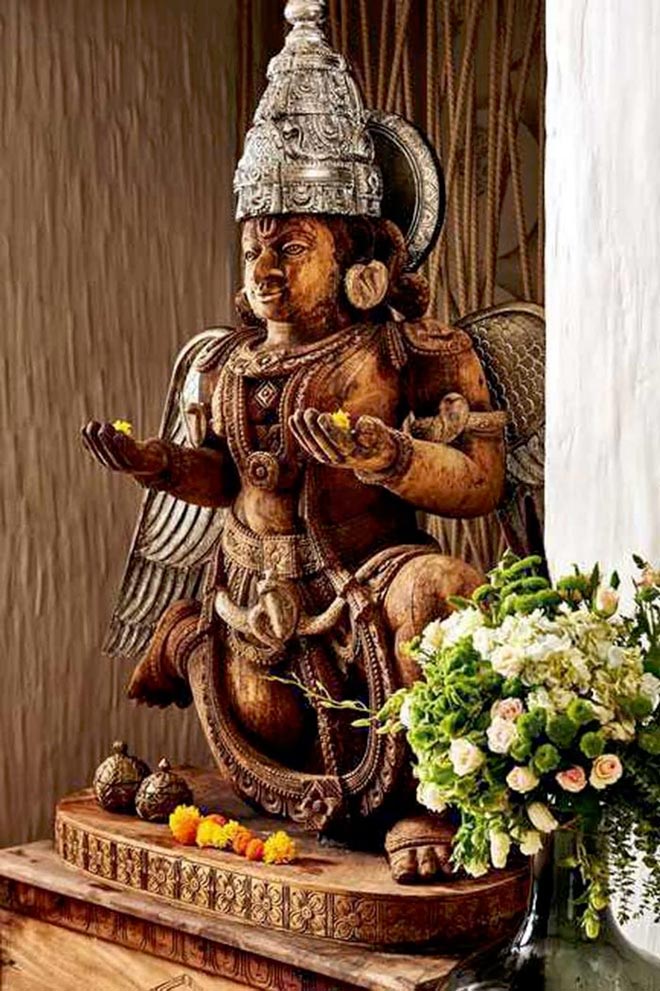 Akshay Kumar & Twinkle Khanna Sea Side Facing Posh Home