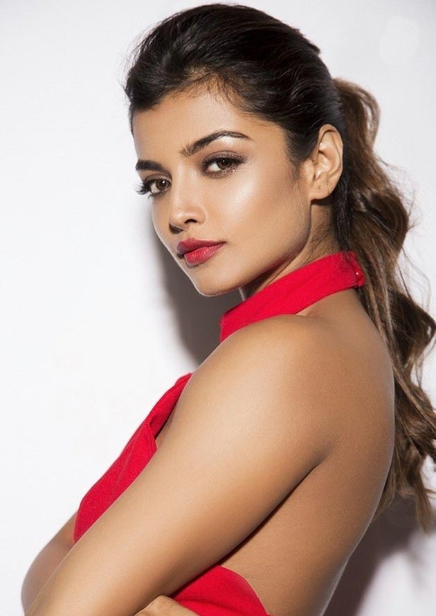 Ashna Zaveri Latest 2017 Photoshoot