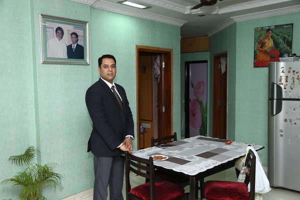 First Winner Kaun Banega Crorepati Harshvardhan Nawathe Presonal Life