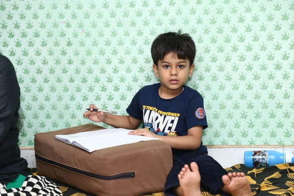 First Winner Kaun Banega Crorepati Harshvardhan Nawathe Presonal Life