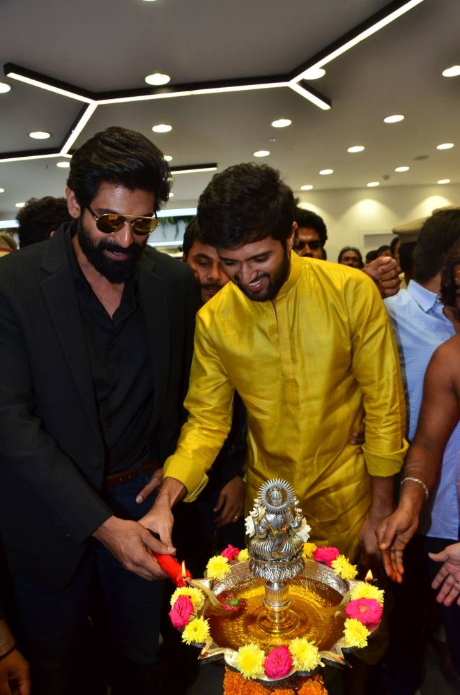 Rana Daggubati ,Vijaya Devarakonda,Anu Emmanuel Launches KLM Shopping Mall