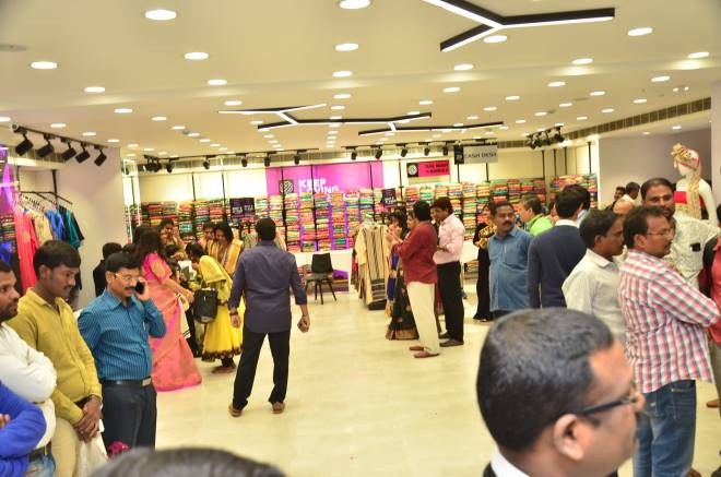 Rana Daggubati ,Vijaya Devarakonda,Anu Emmanuel Launches KLM Shopping Mall