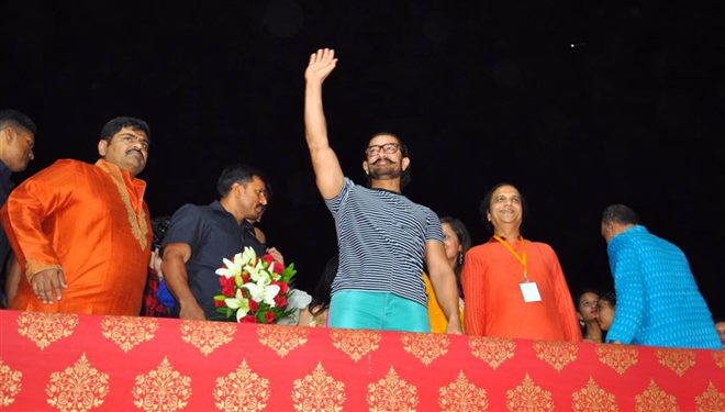Aamir Khan Attends Navratri Pooja In Vadodra