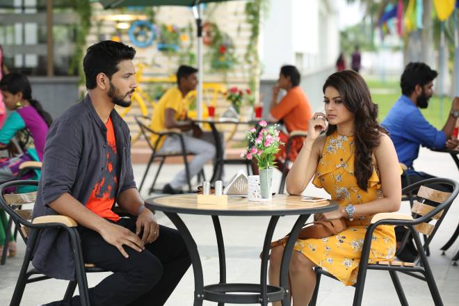 Iruttu Araiyil Murattu Kuthu