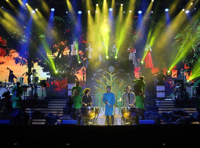 AR Rahman Mesmerize Hyderabad At AR Live  In Concert