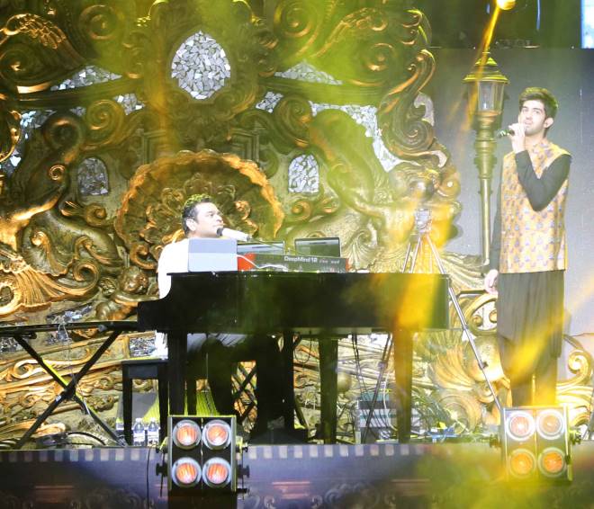AR Rahman Mesmerize Hyderabad At AR Live  In Concert