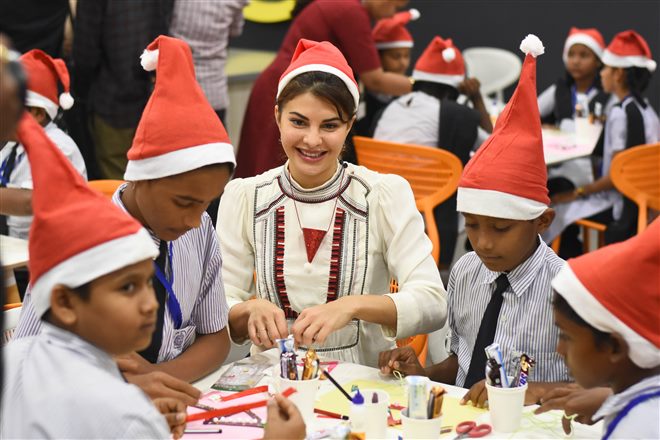 Jacqueline Fernandez Celebrates Christmas 2017 With  RPG Foundation Kids