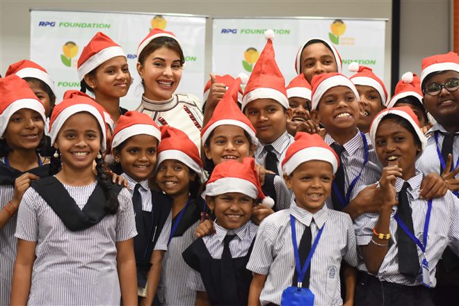 Jacqueline Fernandez Celebrates Christmas 2017 With  RPG Foundation Kids