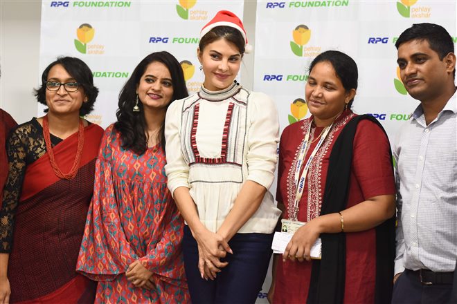 Jacqueline Fernandez Celebrates Christmas 2017 With  RPG Foundation Kids