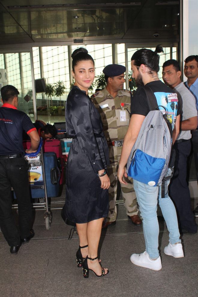 Shruti Hassan With Her Boyfriend Michael Corsale At Mumbai Airport