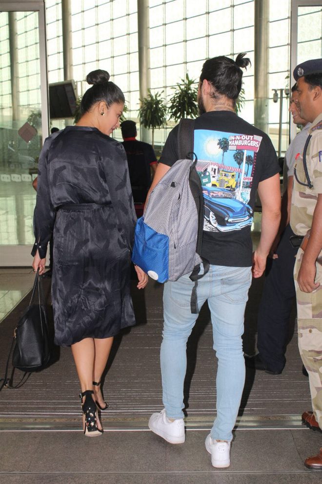 Shruti Hassan With Her Boyfriend Michael Corsale At Mumbai Airport