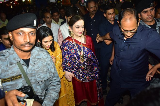 Ambani Family At Siddhivinayak Temple