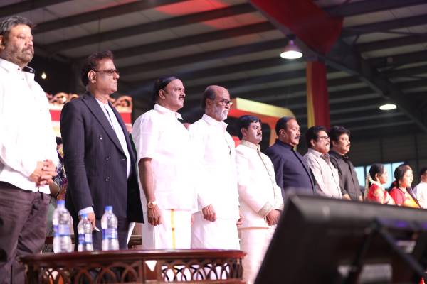 Rajinikanth Unveils MGR Statue
