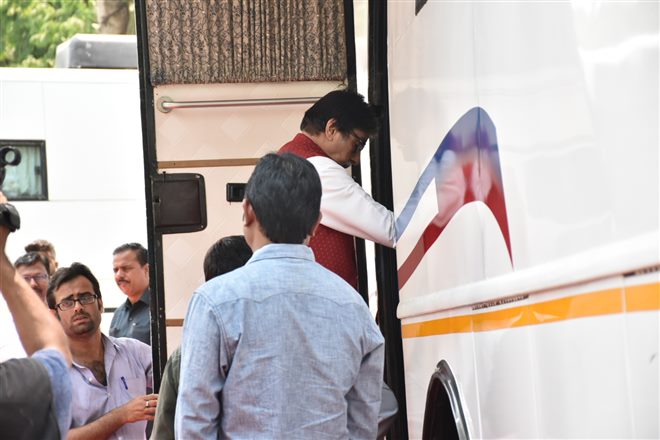 Amitabh Bachchan Spotted During Photoshoot For Kalyan Jewellers