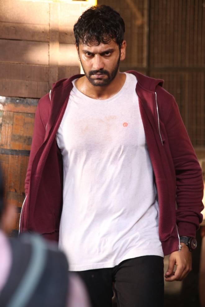 Iravuku Aayiram Kangal