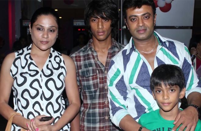 Bigg Boss 2 Tamil Contestant Shariq Hassan Family Photos