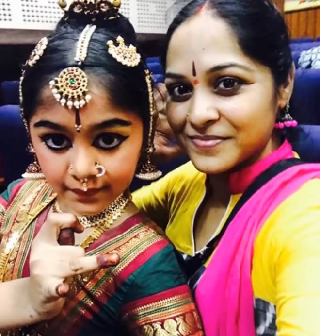 AR Murugadoss Family Photos with Wife Daughter And Son